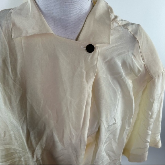 NWT Cream Blouse With Front Buttons- Jones New York - Picture 9 of 10